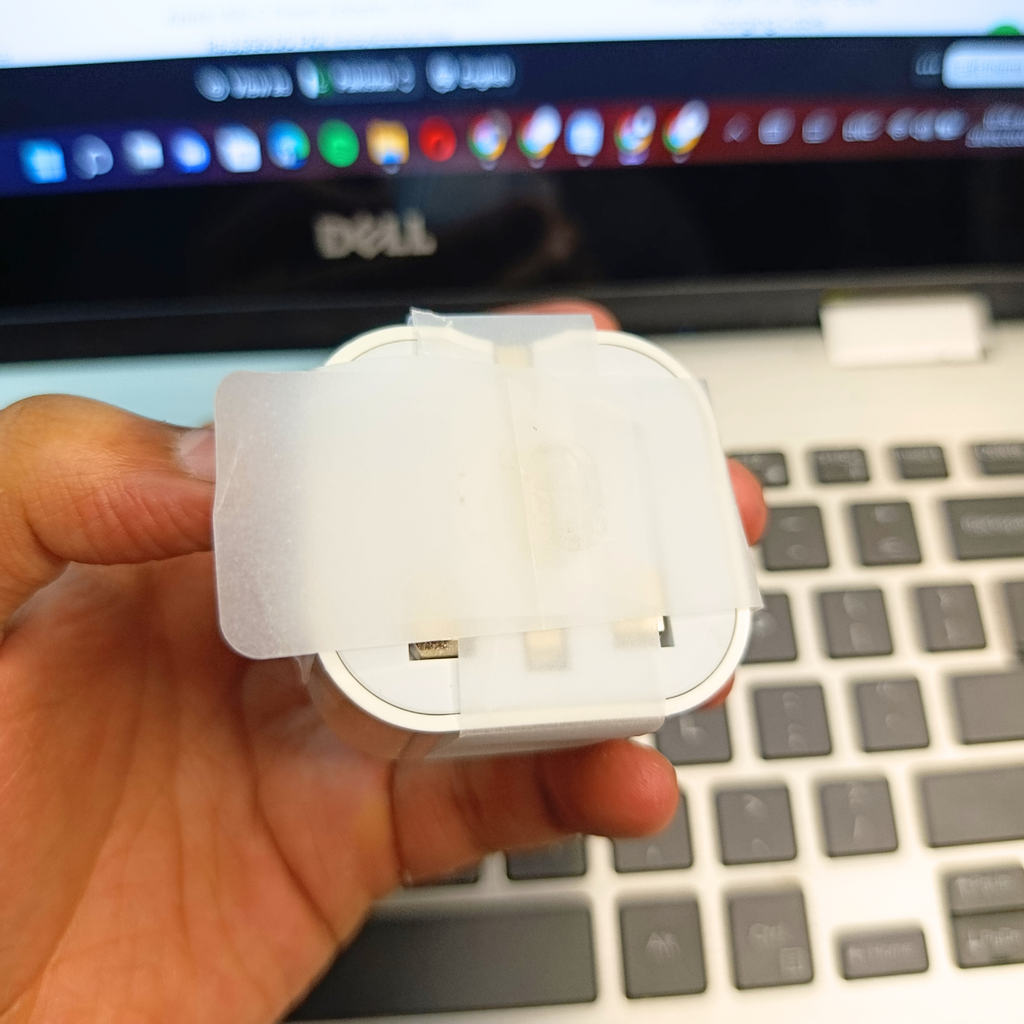 Apple USB-C Power Adapter 3 Pin (20W)