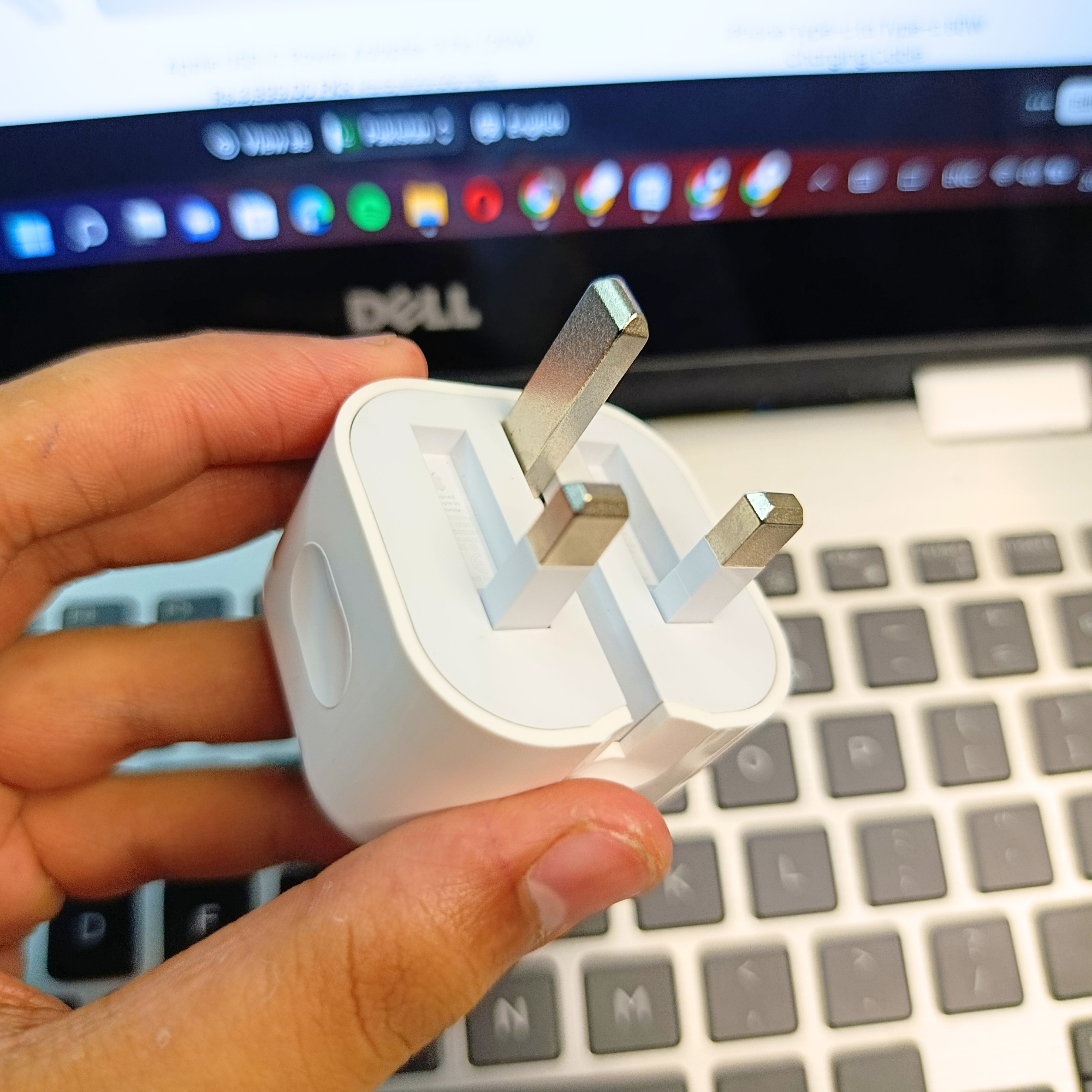 Apple USB-C Power Adapter 3 Pin (20W)